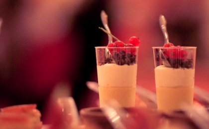 Canapés und Aperitifs und Gastronomie in der Rosemont-Lounge