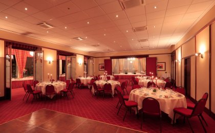 Elegant setting event arrangement in the Rosemont room