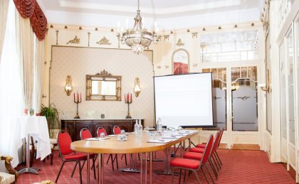 Empire Lounge, professionelles Event-Setup für ein Geschäftsessen im Hotel Mirabeau Lausanne