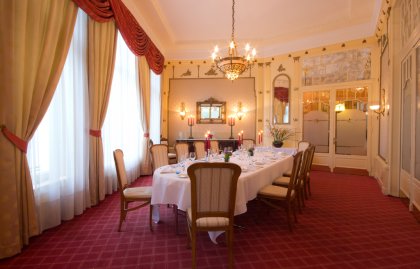 Small group dining configuration in the Empire Lounge for private events