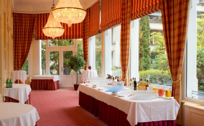 Overview of the Cristal lounge during an event