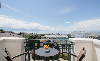 Blick auf den See - Balkonfrühstück im Hotel Mirabeau Lausanne